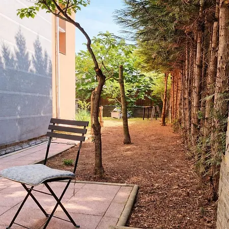 Appartamento Garden Studio With Kitchen & Bbq - Kindstay Suites Prague Airport Tuchomerice