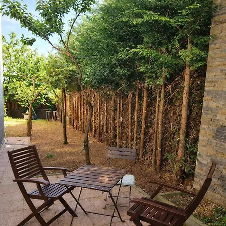 Garden - Kindstay Prague Airport Apartman Tuchoměřice