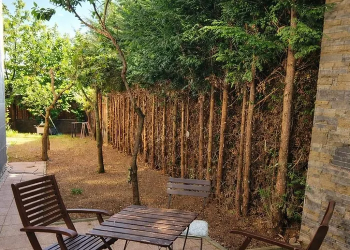Garden - Kindstay Prague Airport Apartament Tuchomerice